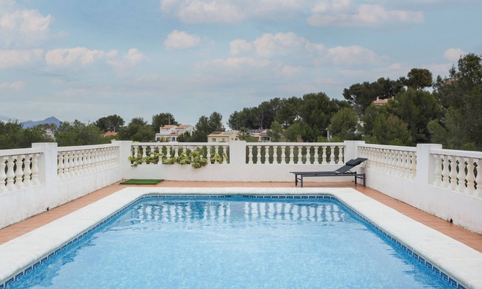 La Font d'en Carros Apartment | Apartment 'Maison Oliva' with Shared Pool, Wi-Fi and Air Conditioning
