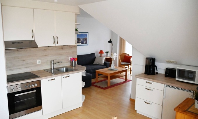 Lemkenhafen Apartment | Apartment "Melchinger" for 2 guests with balcony - Modern & close to the Baltic Sea!