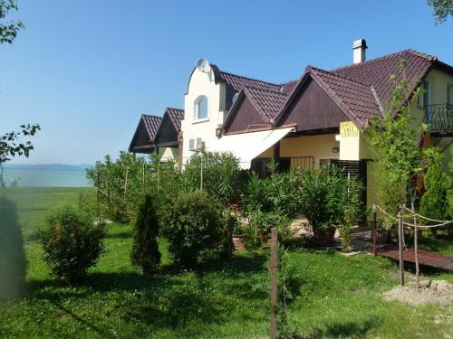 Balatonszemes Apartment | Apartment Melinda