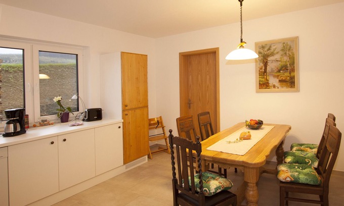 Niederberndorf Apartment | Apartment 'Mertens' with Shared Terrace, Shared Garden and Wi-Fi