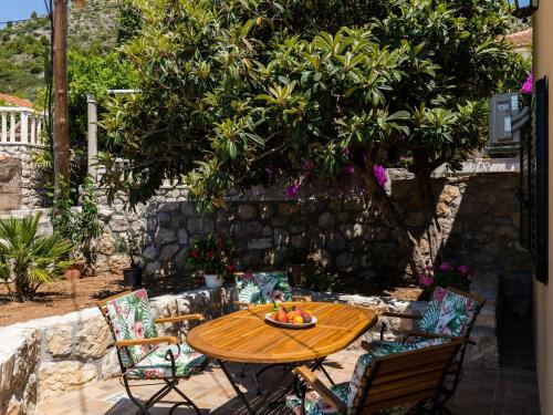 Trsteno Apartment | Apartment Pod Nespolom - One Bedroom Apartment with Terrace