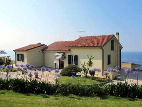 Poggi Apartment | Apartment Primavera - PGI131 by Interhome