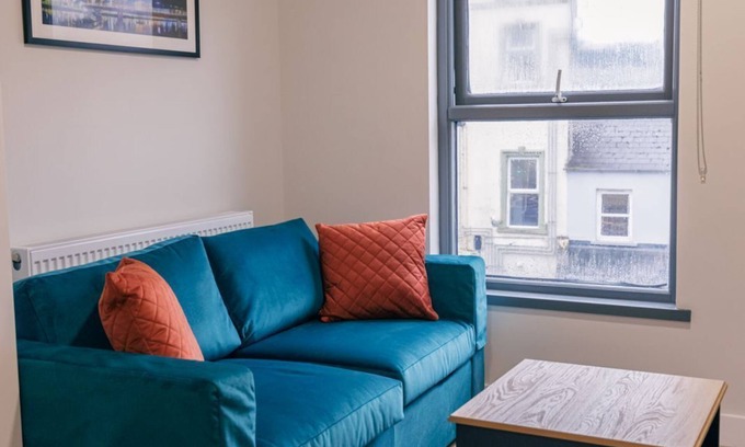 Londonderry Apartment | -Apartment-Private Bathroom-1 Bedroom