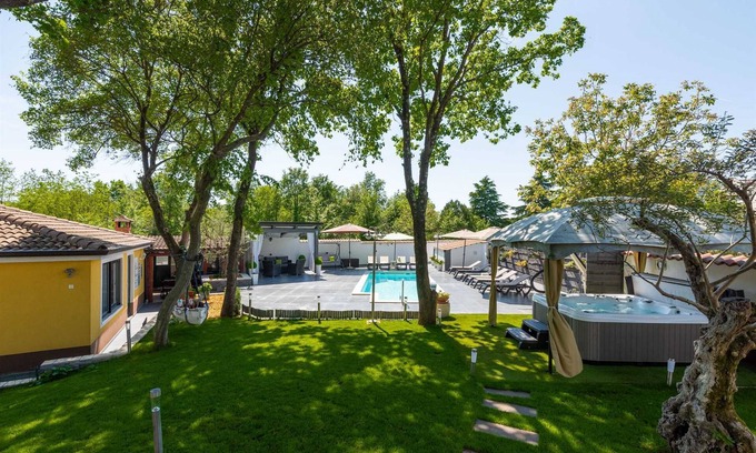 Kukci Apartment | Apartment Rosi with pool in Porec