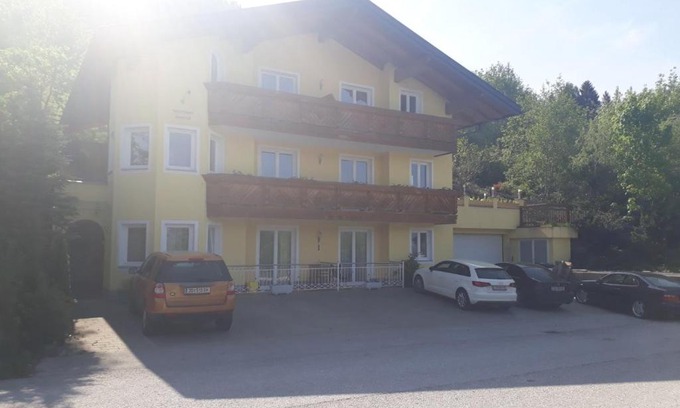 Alpendorf Bed & Breakfast | Apartment Sonnblick