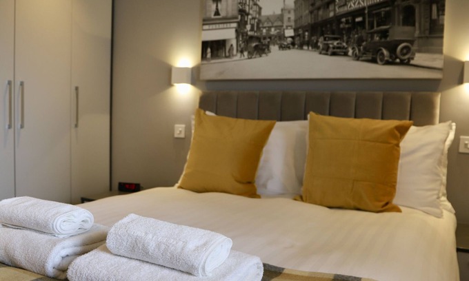 Shrewsbury Apartment | Apartment Seven
