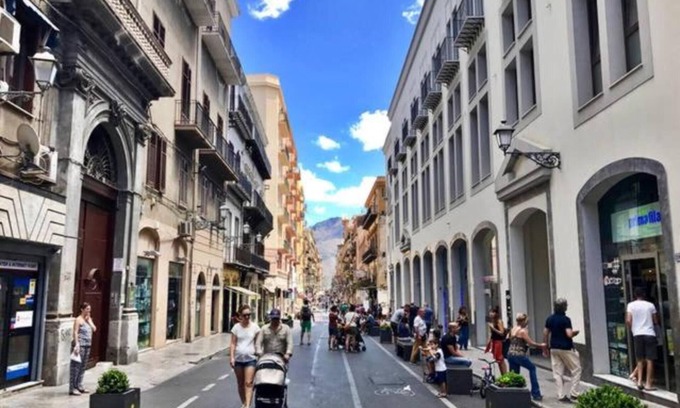 Monte di Pieta Apartment | Apartment 'Shell Maqueda' with Wi-Fi and Air Conditioning