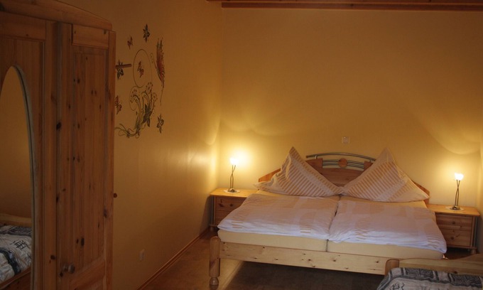 Schesslitz Apartment | Apartment 'Stark bis 3 Personen' with Wi-Fi