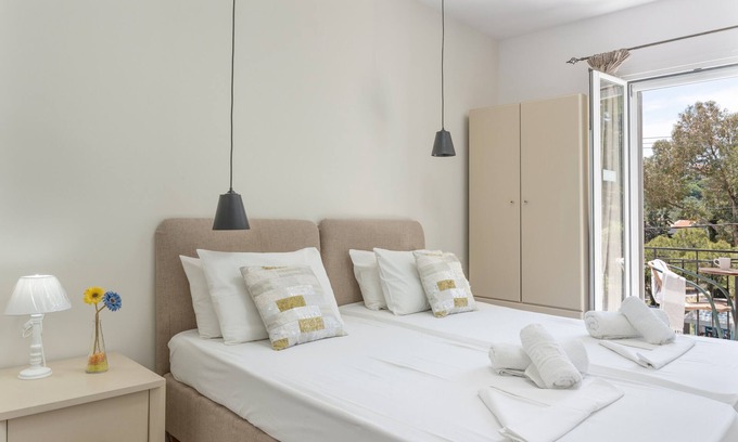 Panormos Apartment | Apartment 'Studio No 11' with Shared Pool, Wi-Fi and Air Conditioning