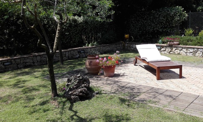 Gianola Apartment | Apartment surrounded by greenery