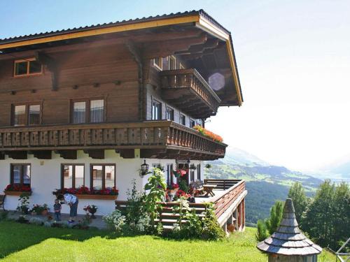 Bramberg am Wildkogel Apartment | Apartment Tauernblick by Interhome