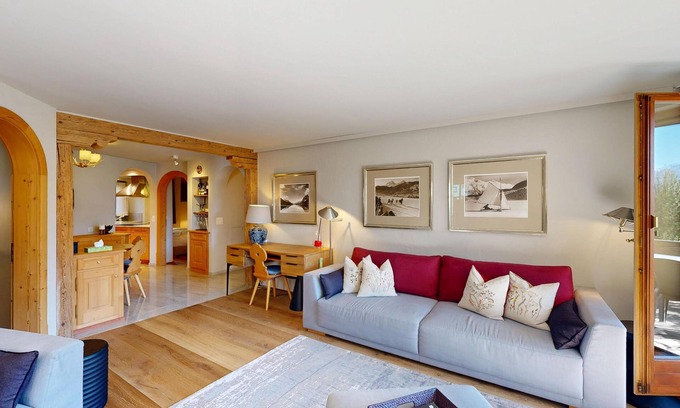 Champfer Apartment | Apartment Üerts - High-Quality Apartment with Balcony and View in Champfèr