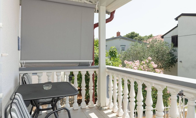 Starigrad Apartment | Apartment Vinko (58381-A1) - Starigrad Paklenica