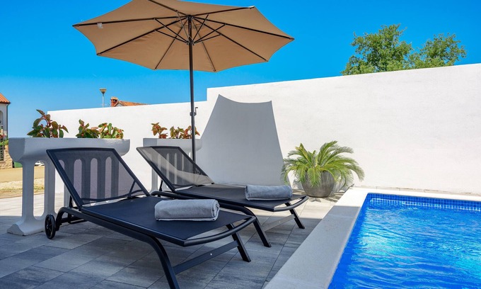 Kukci Apartment | Apartment Vedran with heated pool in Poreč, Istria