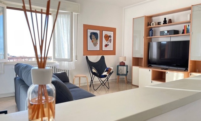 San Vincenzo Apartment | Apartment with a view