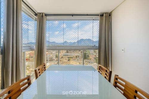 Praia do Morro Apartment | Apartment with balcony 500m from the beach EMZ0504