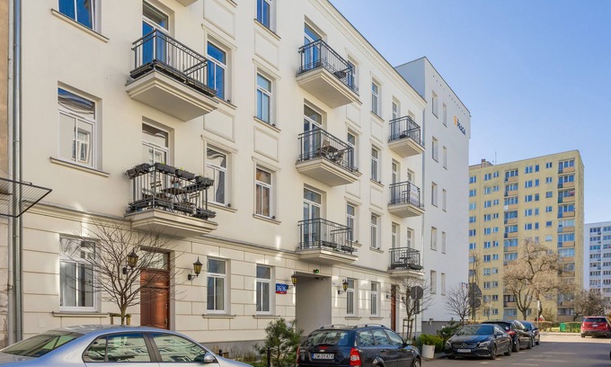 Praga Polnoc Apartment | Apartment With Bath in Warsaw by Renters