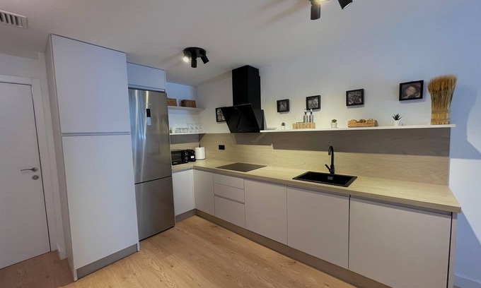 Huelva Apartment | APARTMENT WITH GARAGE IN THE CENTER OF HUELVA CAPITAL.