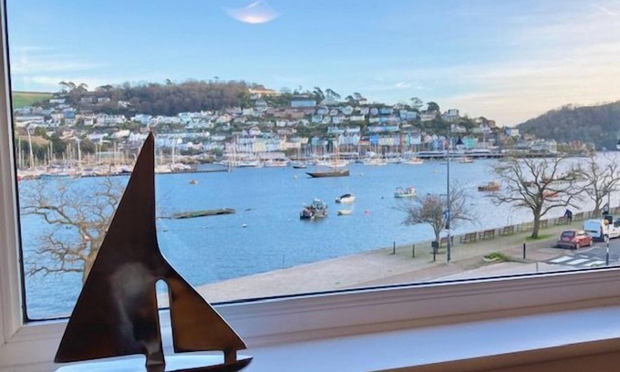 Dartmouth Cottage | Apartment with river views, 2 x parking and on the level