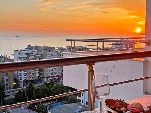 Shkembi i Kavajes Apartment | Apartment with sea view