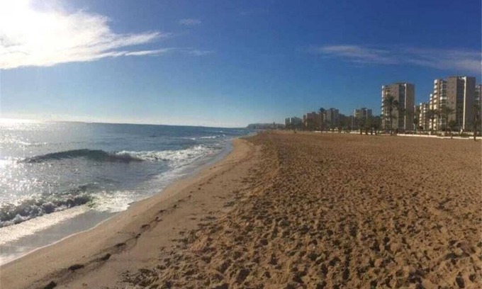 Alicante Apartment | Apartment with swimming pool and parking.