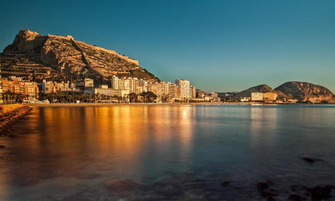 Raval Roig Apartment | Apartment with Terrace and Sea View
