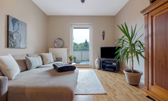 Oststadt/Stadtfeld Apartment | Apartment 'Wohnung Hildesheim' with Balcony and Wi-Fi