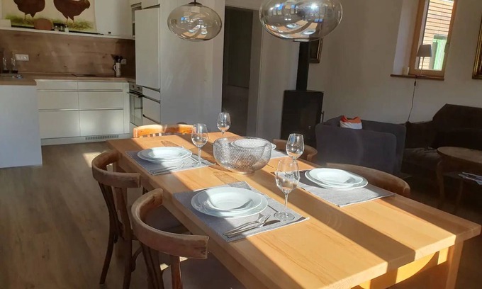 Schonderfeld Apartment | Apartment 'Zauberhaftes Franken Erleben' with Mountain View, Private Terrace and Wi-Fi