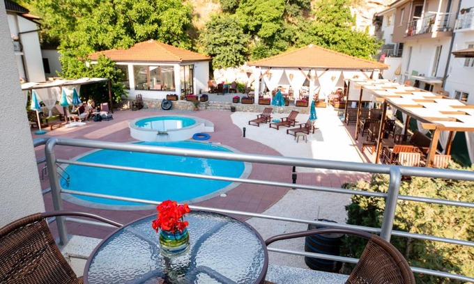 Pestani Hotel | Apartments Bashoski