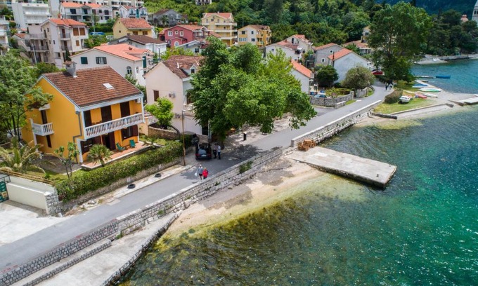 Kotor Apartment | Apartments Beachfront