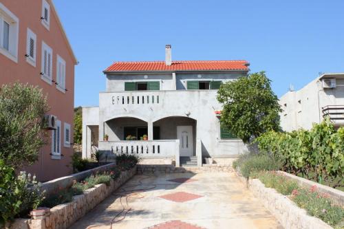 Banj Apartment | Apartments by the sea Banj, Pasman - 8242