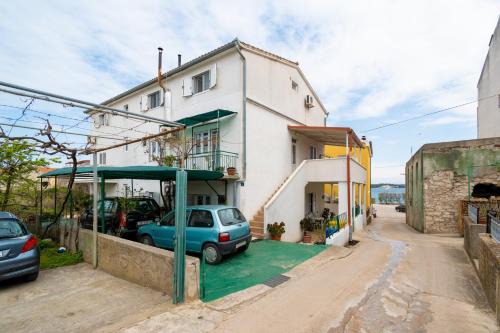 Tkon Apartment | Apartments by the sea Tkon, Pasman - 17360