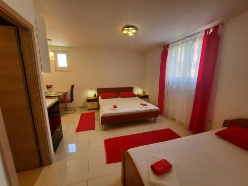 Gorinka Apartment | Apartments Centar Makarska Three Palms