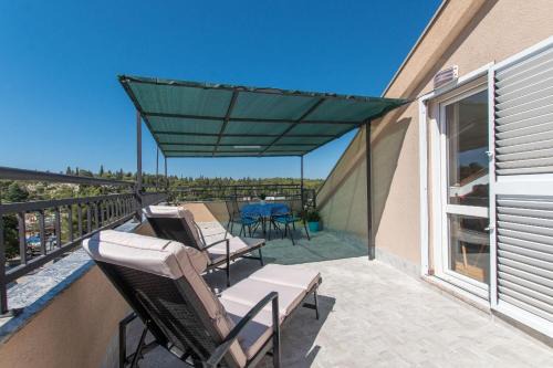 Dugis Apartment | Apartments Duki - sea view