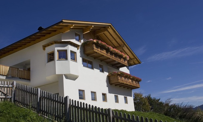 Santa Valburga Apartment | Apartments Zeppenhof Relaxation in the midst of untouched nature.