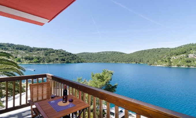 Polace Apartment | Apartments Matana Chano