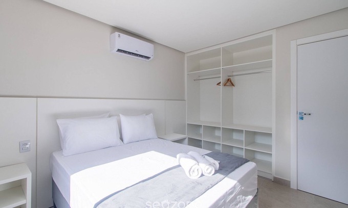 Taperapua Beach Apartment | Apartments With Swimming Pool 700m From Taperapuan Beach Nvm0009