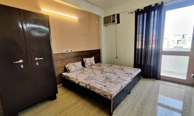 Udyog Vihar Apartment | Apna Apartments