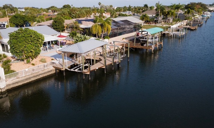 Apollo Beach House | Apollo Beach Oasis - On the bay
