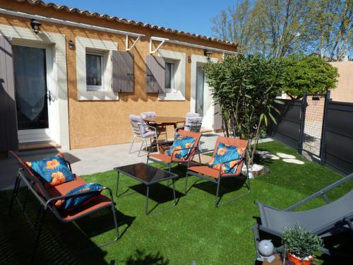 Fontvieille Apartment | appart cosy avec son exterieur chaleureux,piscine et parking prive