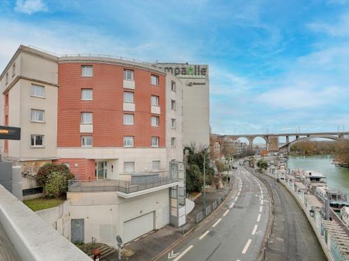 Le Port sous la Lune Apartment | Appart'hotel Vacancéole Paris Quai de Marne