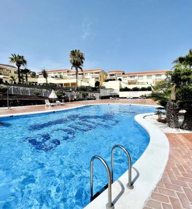 Chayofa Apartment | Appartamento con piscina a 7 min da Los Cristianos