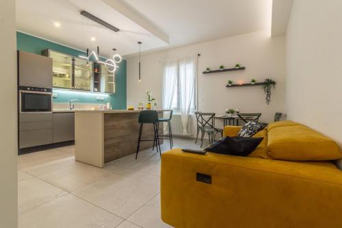San Donato-San Vitale Apartment | Appartamento in corte privata doppio parcheggio gratuito