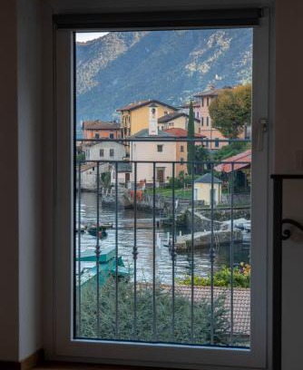 Lezzeno Apartment | Appartamento La Gondola