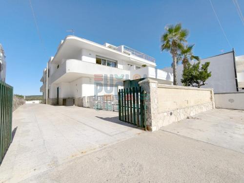Torre Mozza Apartment | Appartamento La Torre Piano Terra Vista mare Puglia On line