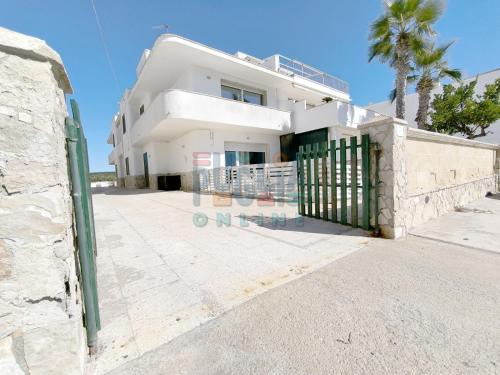 Torre Mozza Apartment | Appartamento La Torre Primo Piano Vista mare Puglia On line
