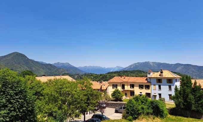 Madonna del Sasso Apartment | Appartamento soleggiato con vista panoramica - Via Rinaldi