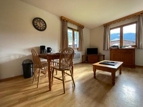 Samoens Apartment | Appartement 1 ch, piscines, parking, animaux acceptés - FR-1-624-107