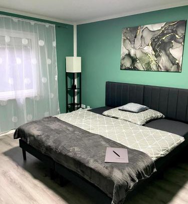 Thiede Apartment | Appartement 3 - geräumige Wohnung mit eigener Küche, Bad und Gartenblick