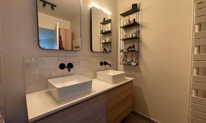 Cœur de Ville House | Appartement Avec Jardin, Exposé Plein Sud, Proche des Commerces et Transports